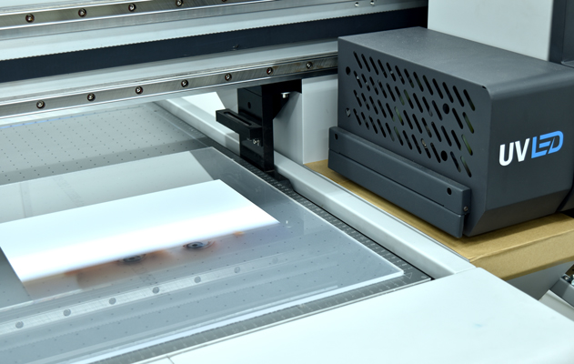 UV printing process for acrylic photo prints